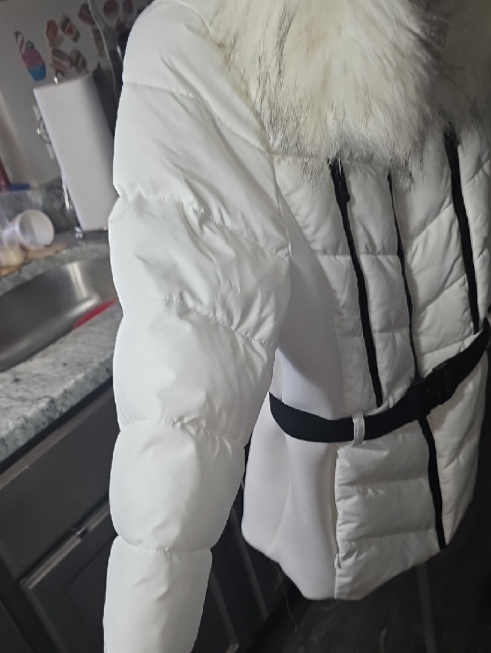 White Faux-Fur Trim Belted Puffer Jacket - Picture 3 of 15